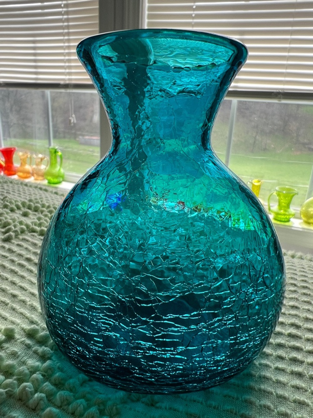 Vintage Beautiful Cracked Turquoise Crackle Art Glass Vase 6.5” Tall
